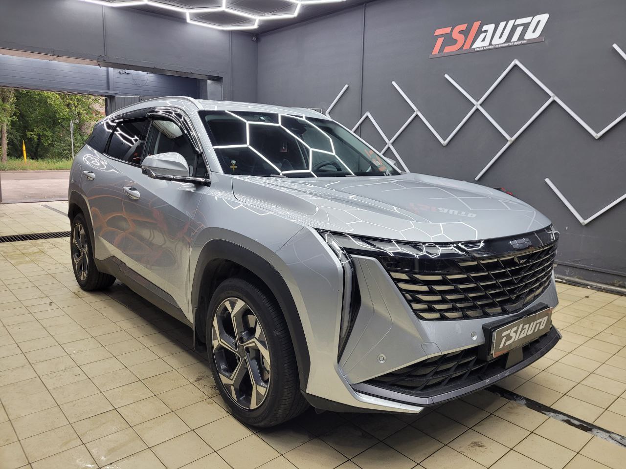 Geely Atlas оклейка пленкой в Рязани