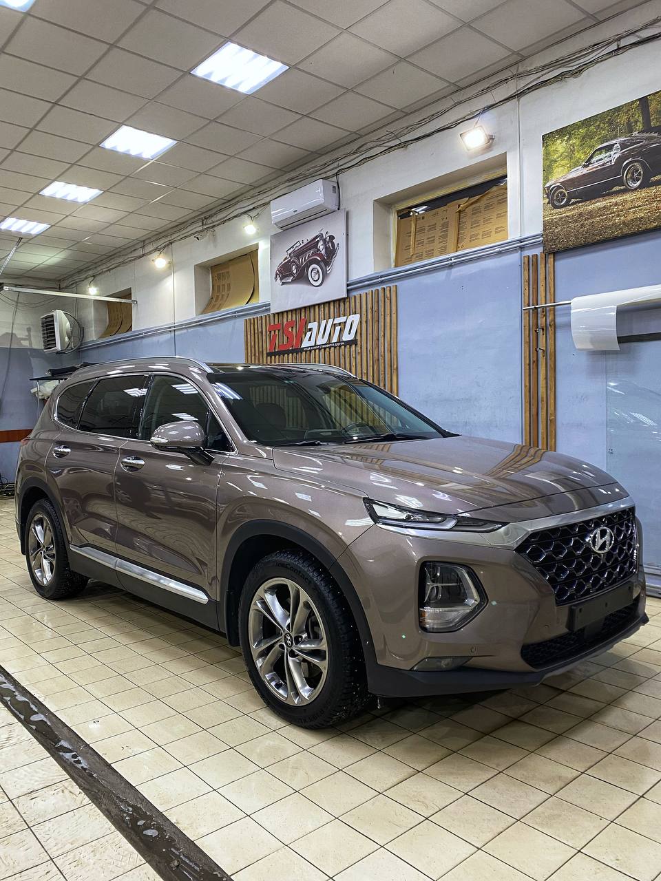 Hyundai Santa Fe оклейка фар бронепленкой в Рязани