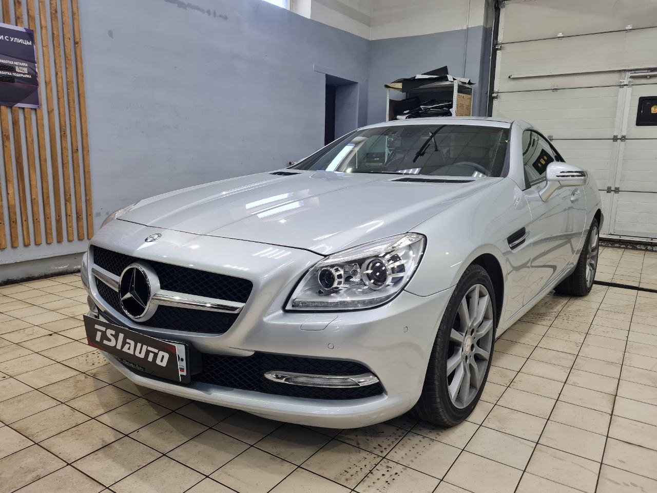 Mercedes SLK оклейка пленкой фар в Рязани