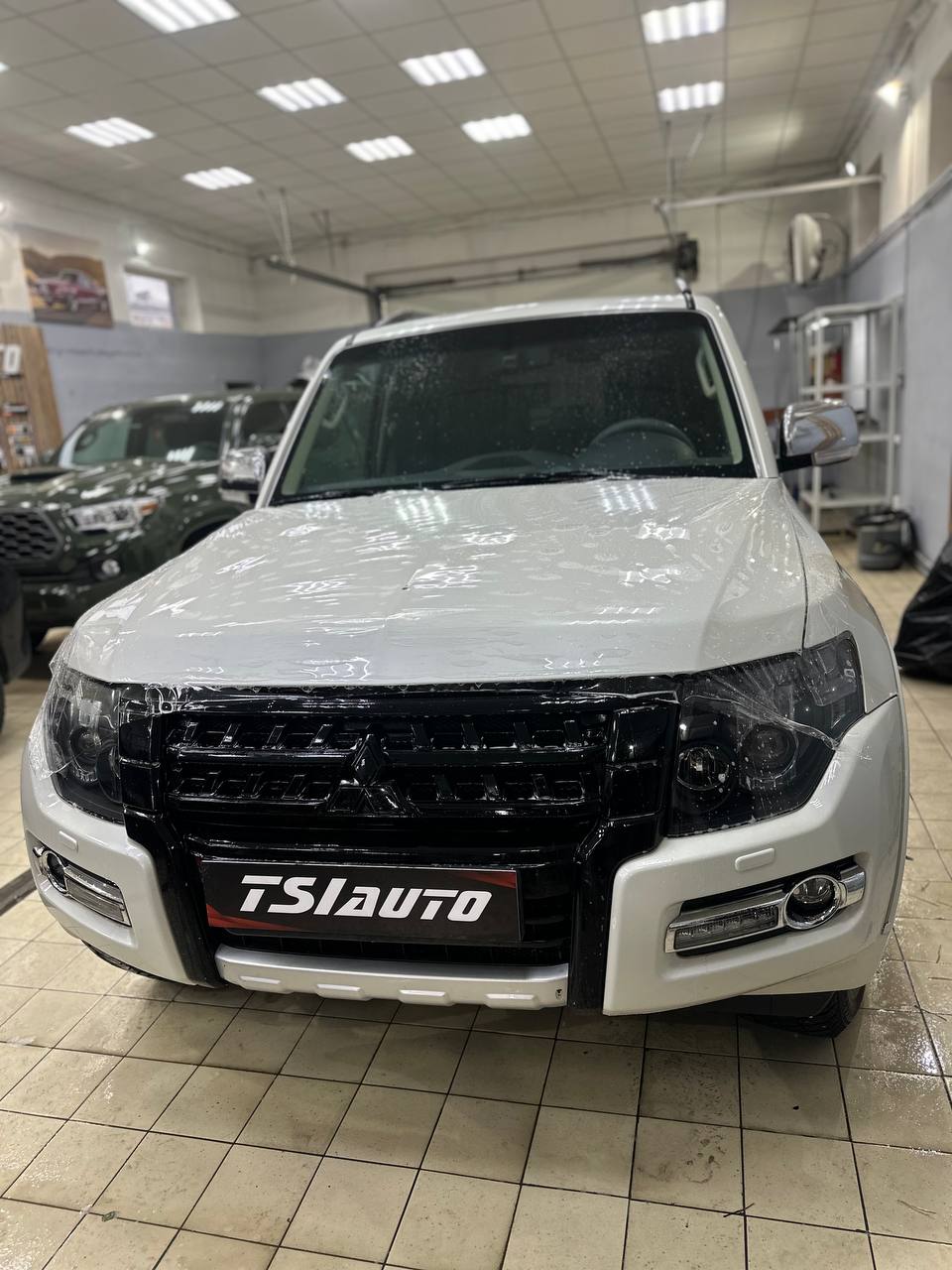 Mitsubishi Pajero 4 оклейка бронепленкой в Рязани