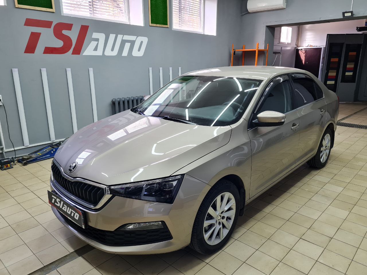 Шумоизоляция Skoda Rapid в Рязани в пакете Элит