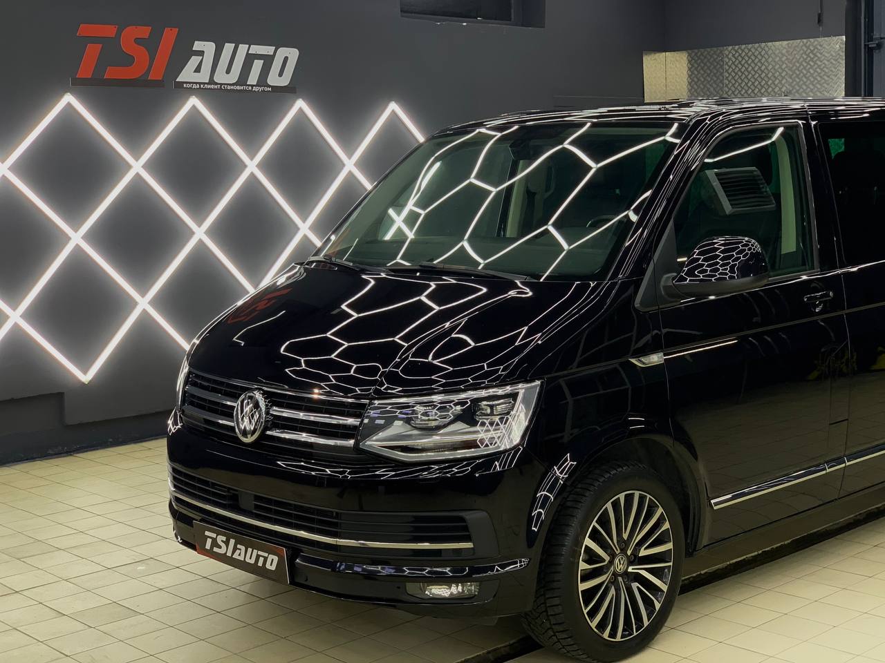 Volkswagen Multivan полировка и нанесение керамики в Рязани