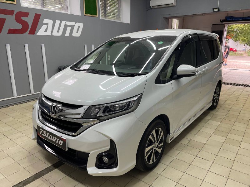 Шумоизоляция Honda Freed в Рязани