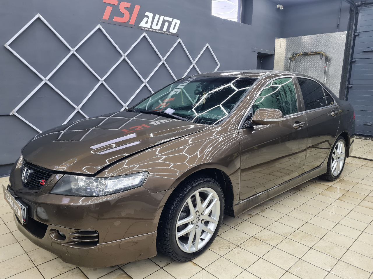 Honda Accord полировка и оклейка фар в Рязани