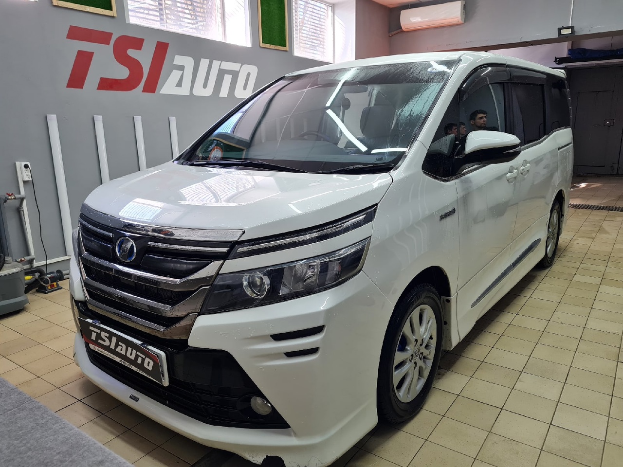 Шумоизоляция Toyota Voxy в Рязани